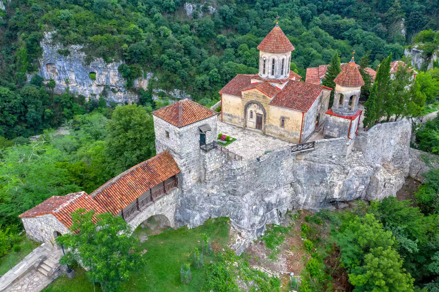 Zvartnots-Kutaisi